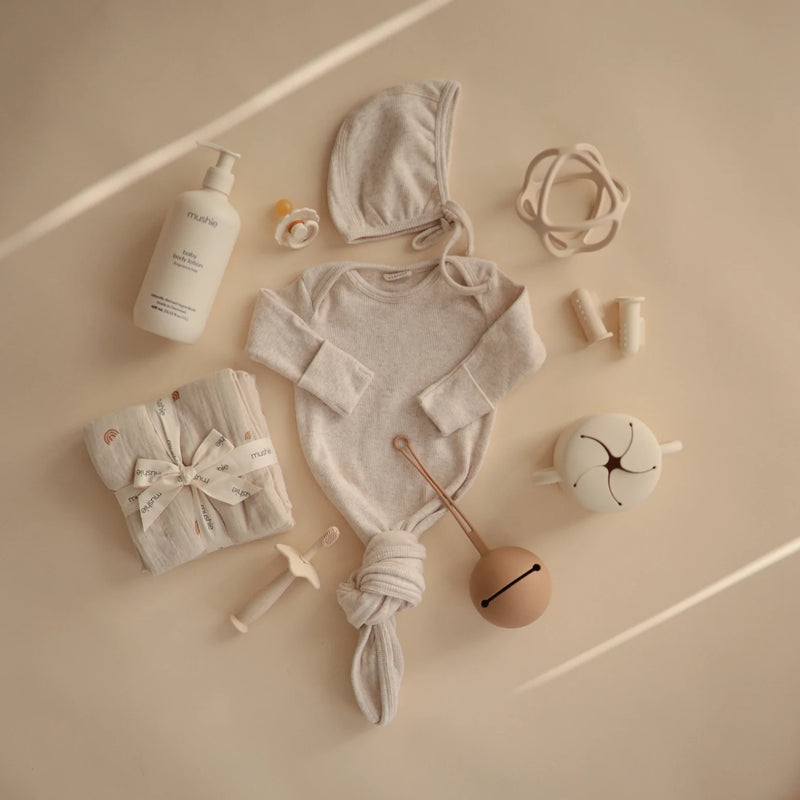Mushie Ribbed Baby Bonnet - Beige Melange