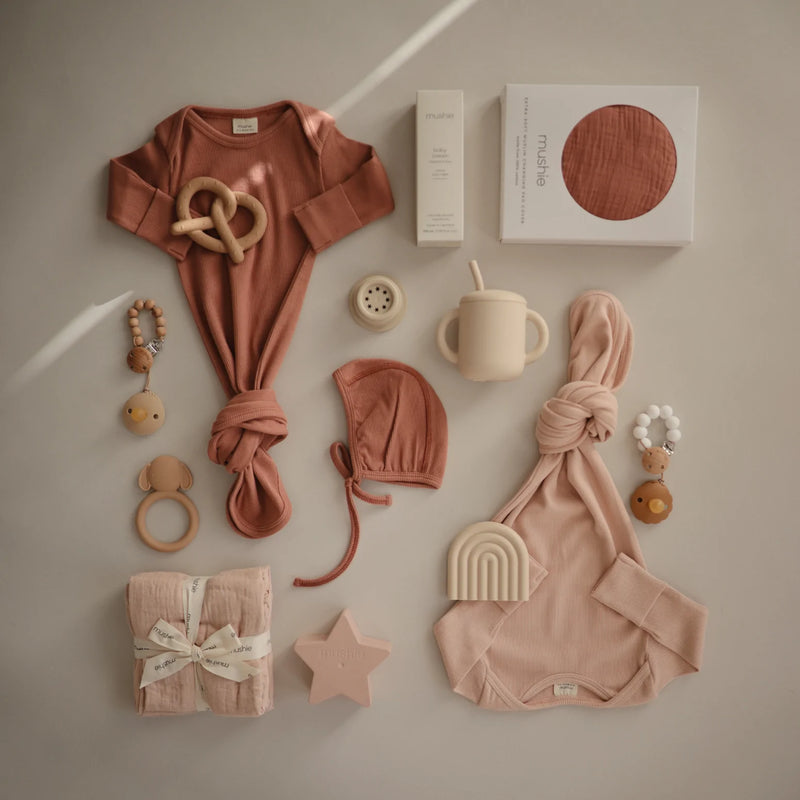 Mushie Ribbed Knotted Baby Gown - Blush