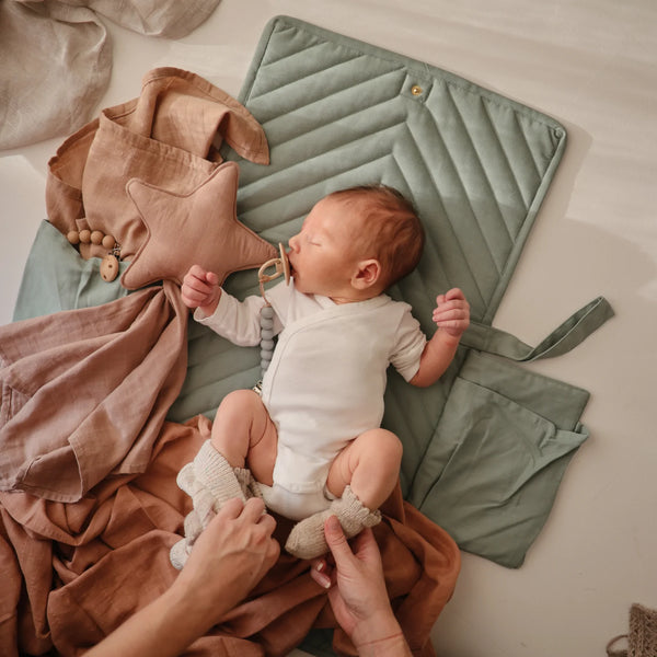 Mushie Portable Changing Pad - Roman Green